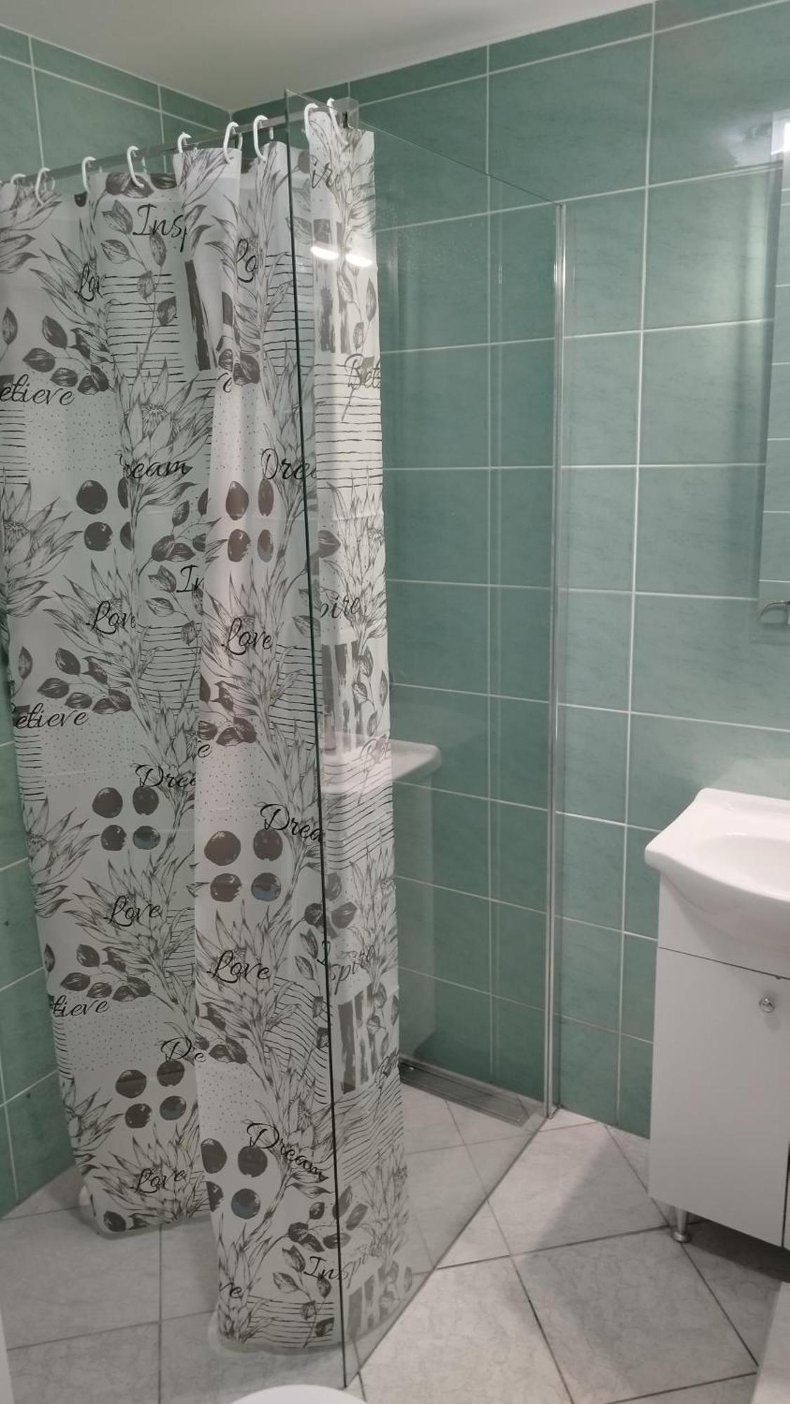 Apartma B & O Idrija Eksteriør billede
